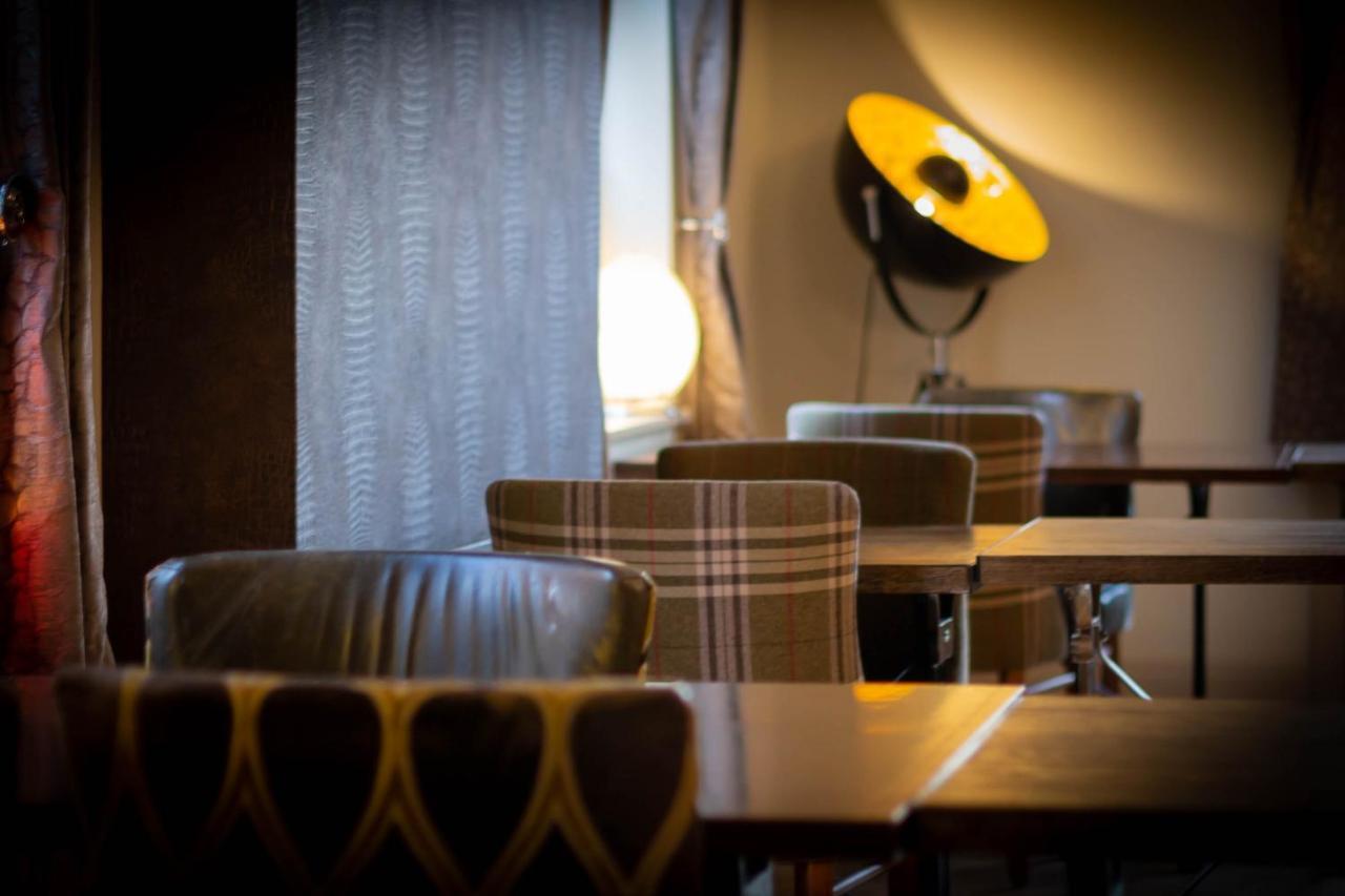 Advocate Arms Hotel Market Rasen Bagian luar foto